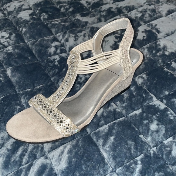 New York Transit wedge slip on dress shoe. Size 7.5 - Picture 4 of 10